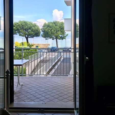 Casa Caterina Lake View Holidays Apartments Пескиера дел Гарда Стая снимка