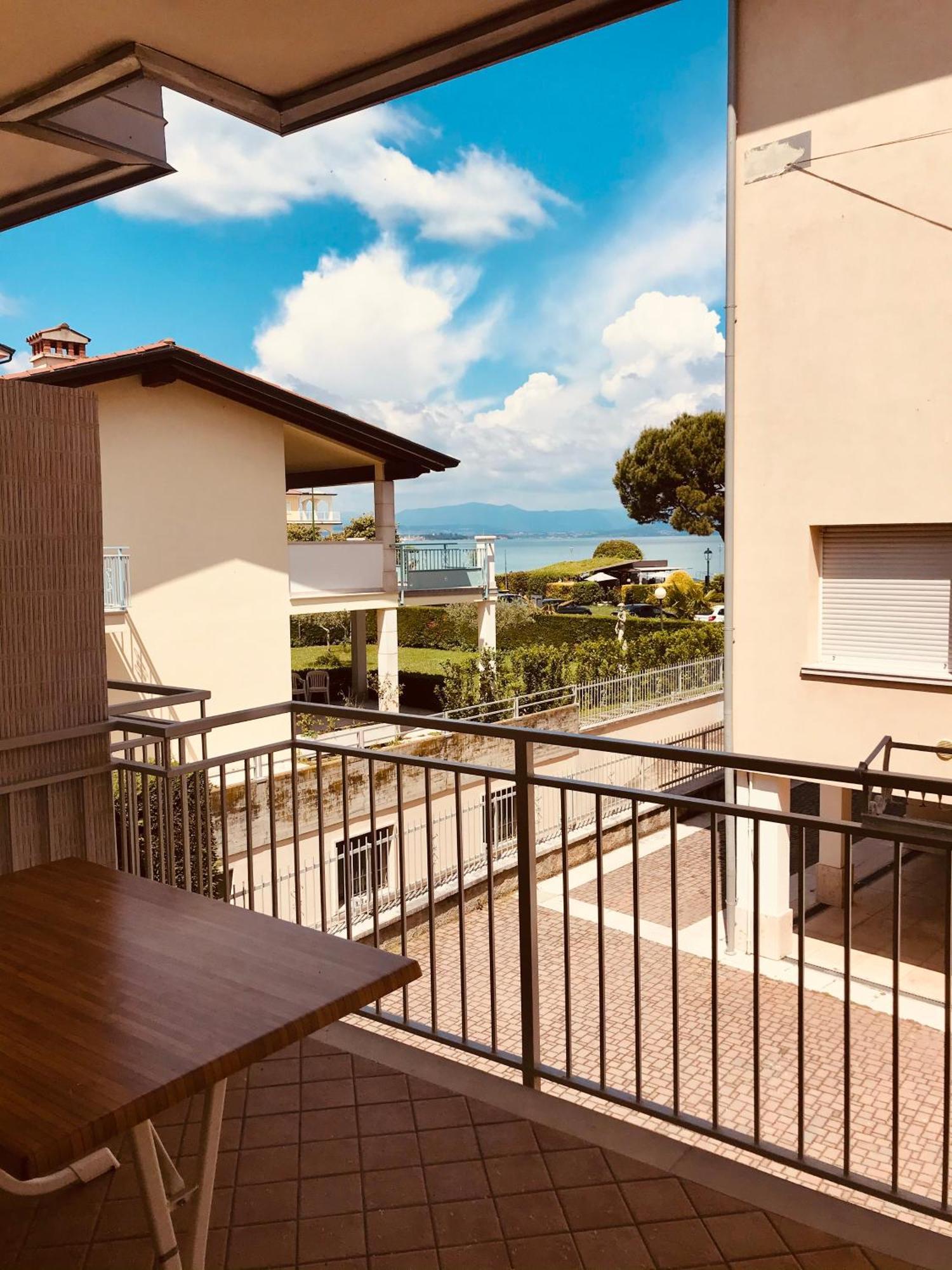 Casa Caterina Lake View Holidays Apartments Пескиера дел Гарда Стая снимка