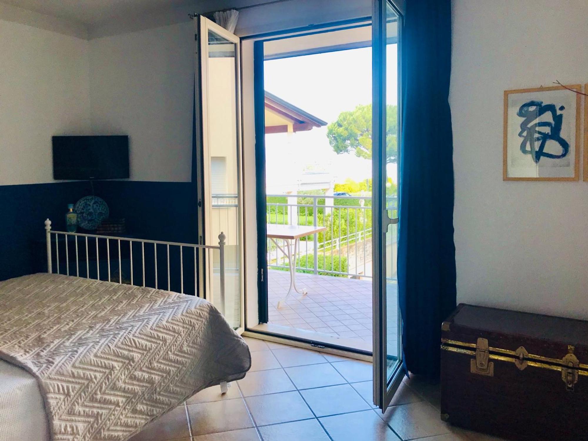 Casa Caterina Lake View Holidays Apartments Пескиера дел Гарда Стая снимка